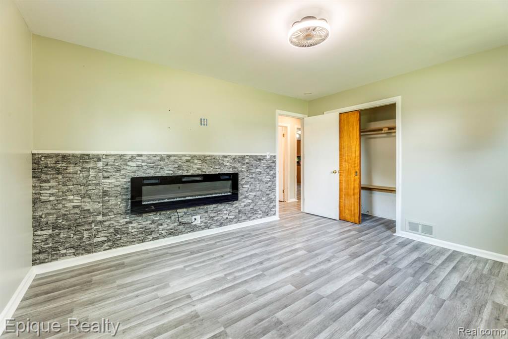 11110 Davison