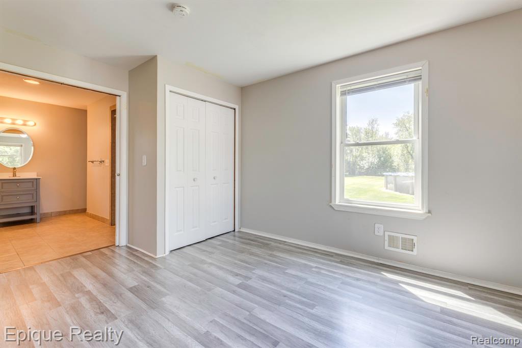 11110 Davison