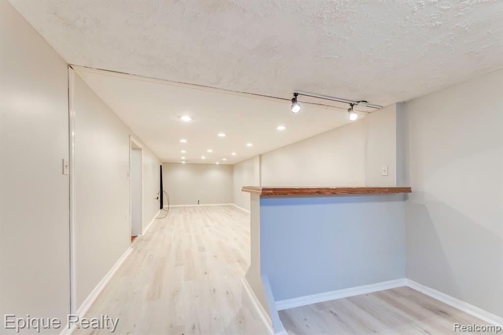 11110 Davison