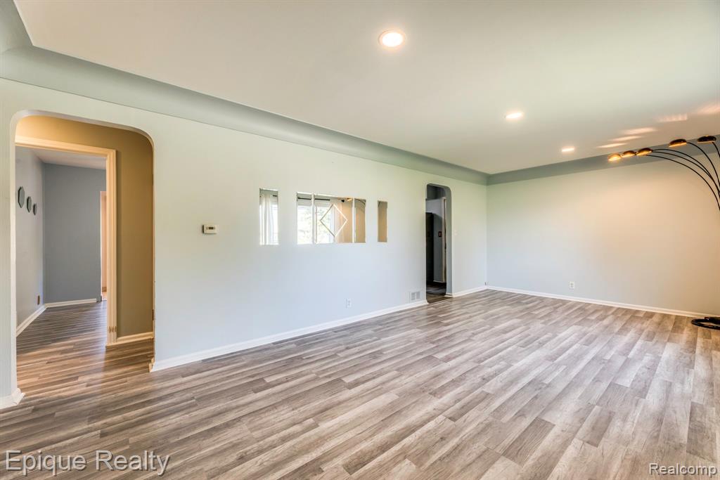 11110 Davison