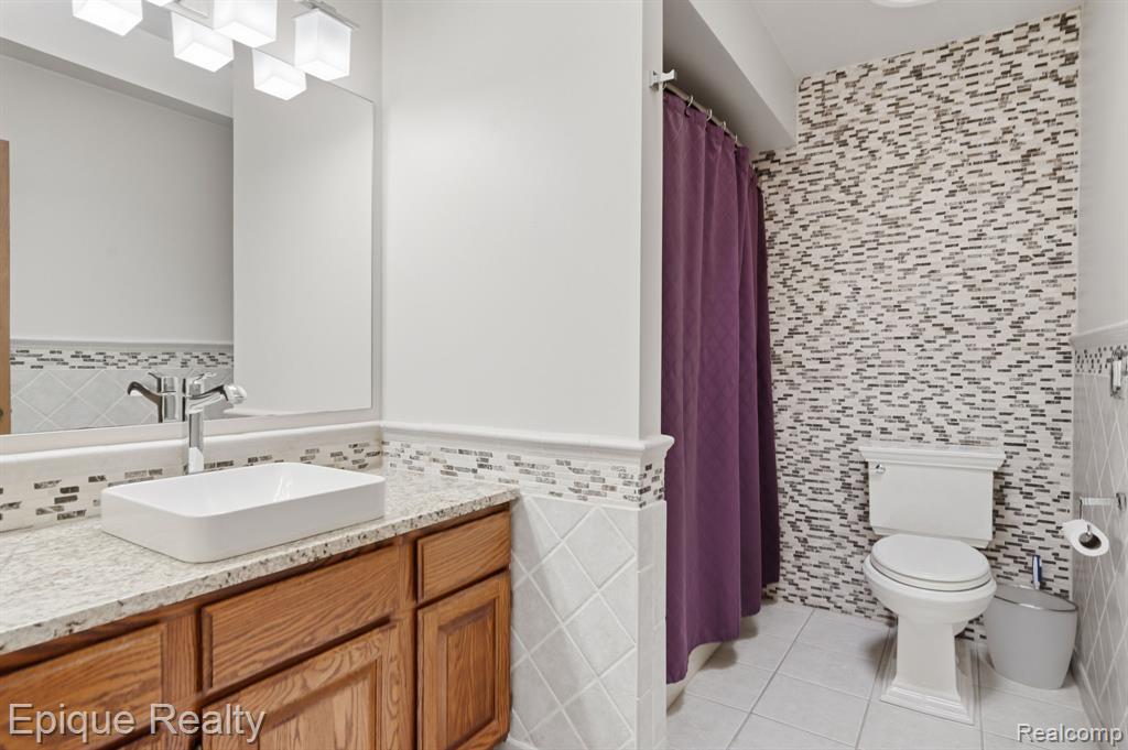 6607 Ridgeview Drive