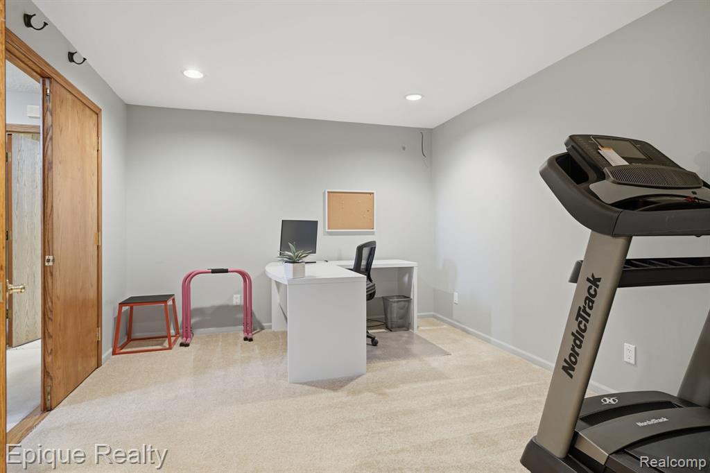 6607 Ridgeview Drive