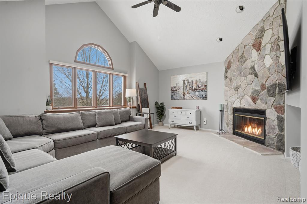 6607 Ridgeview Drive