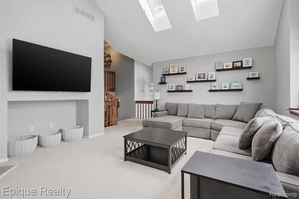 6607 Ridgeview Drive