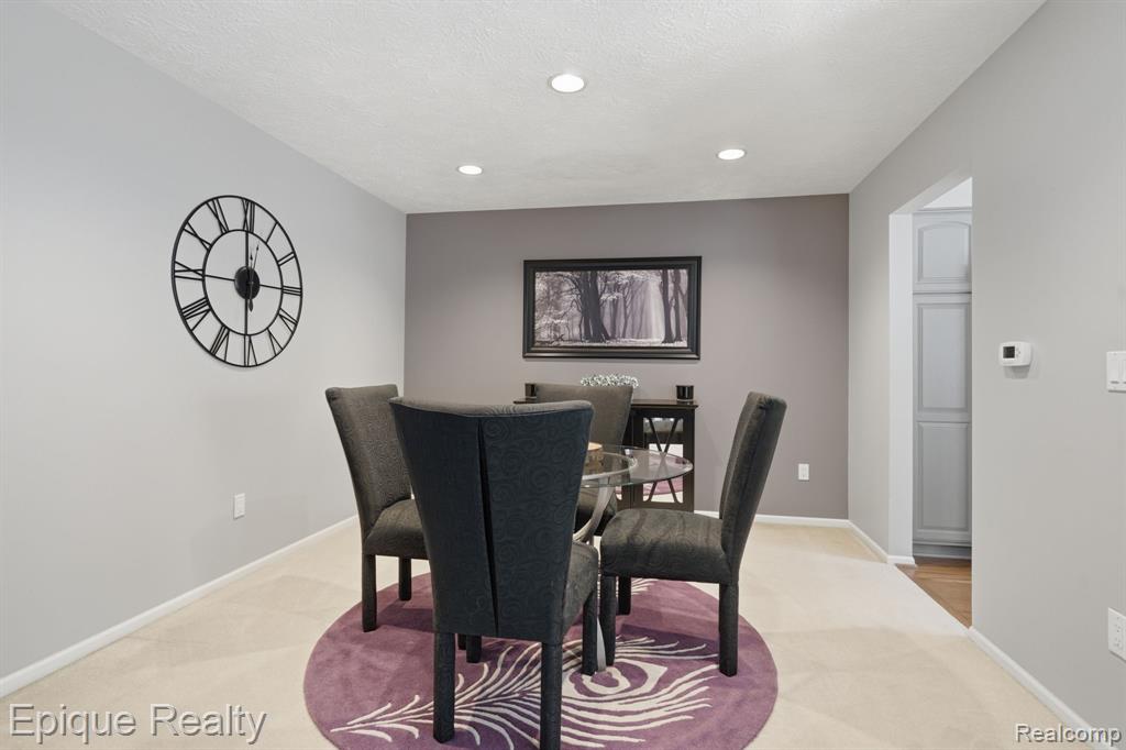 6607 Ridgeview Drive