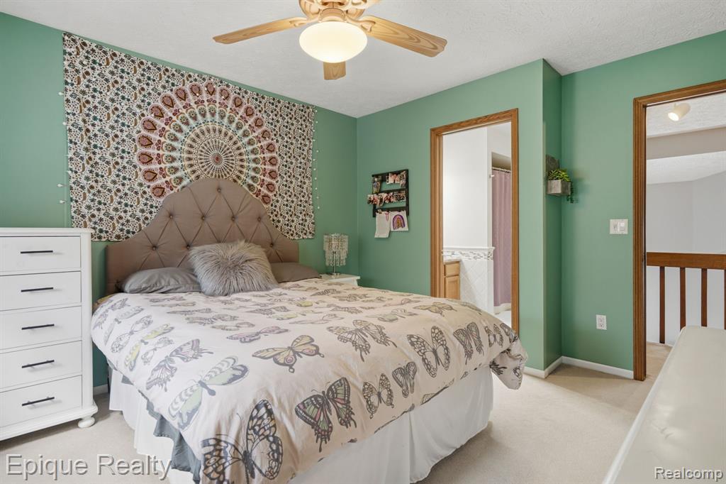 6607 Ridgeview Drive