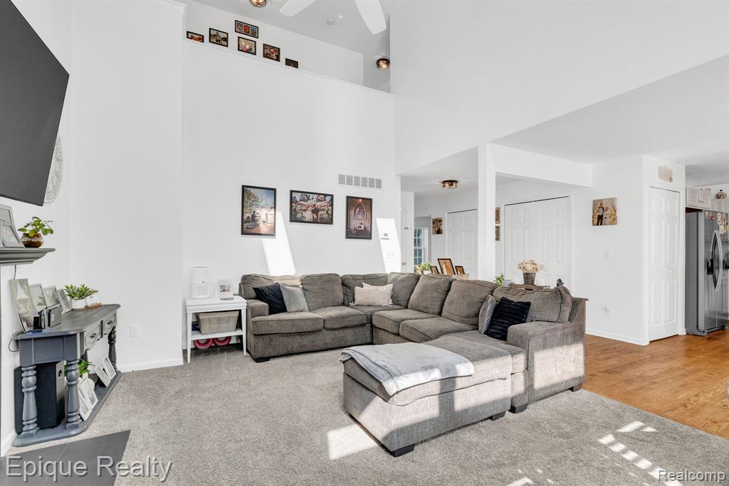 8239 Loon Lane
