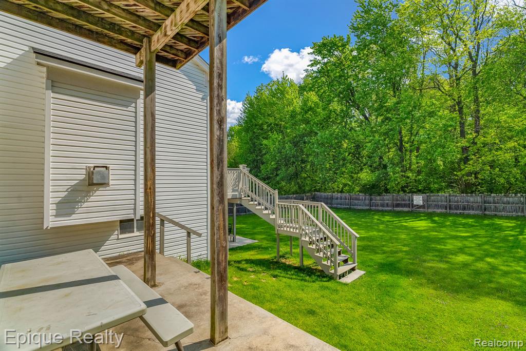 8239 Loon Lane