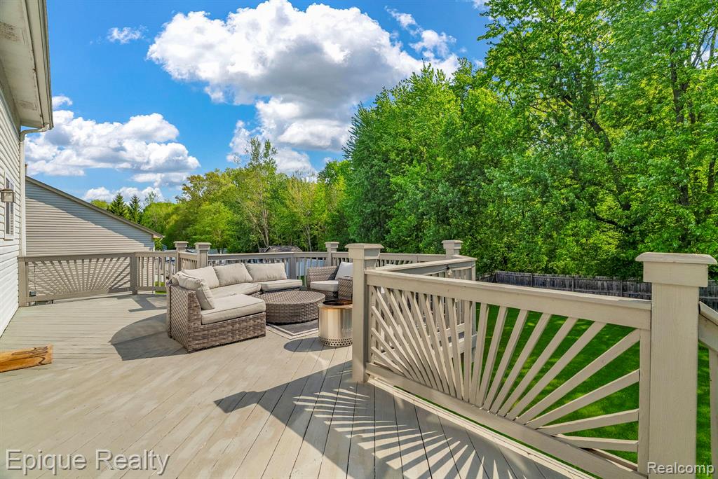 8239 Loon Lane