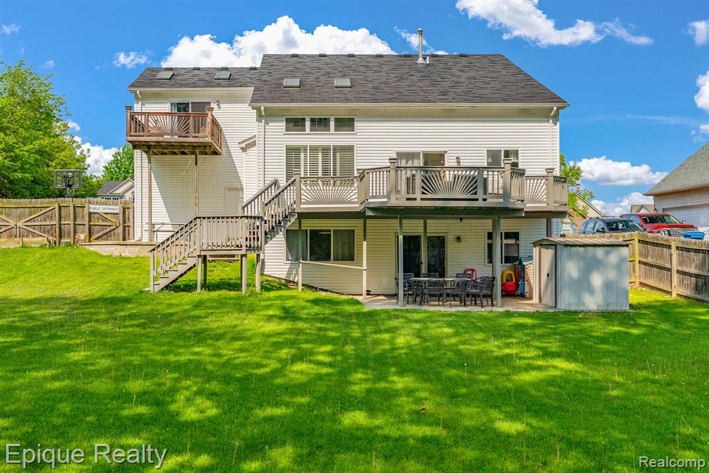 8239 Loon Lane