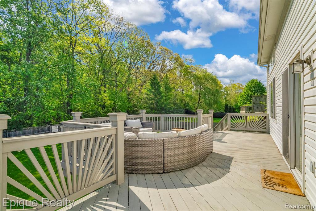 8239 Loon Lane