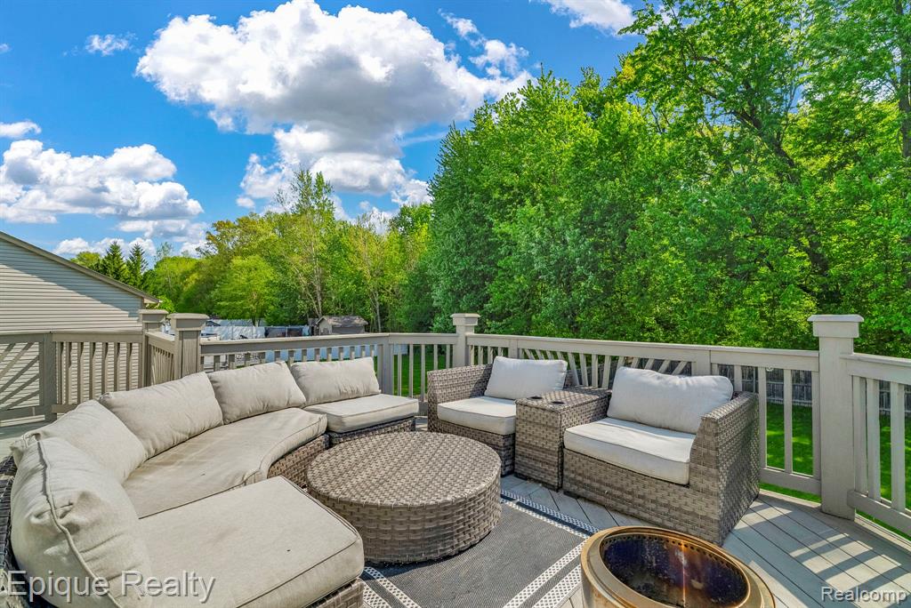 8239 Loon Lane
