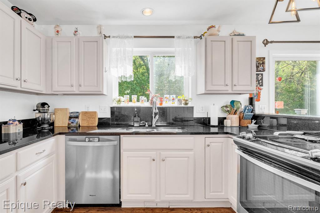 8239 Loon Lane