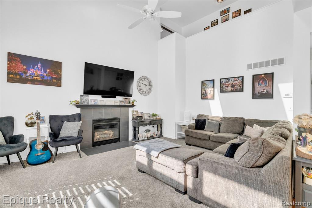 8239 Loon Lane
