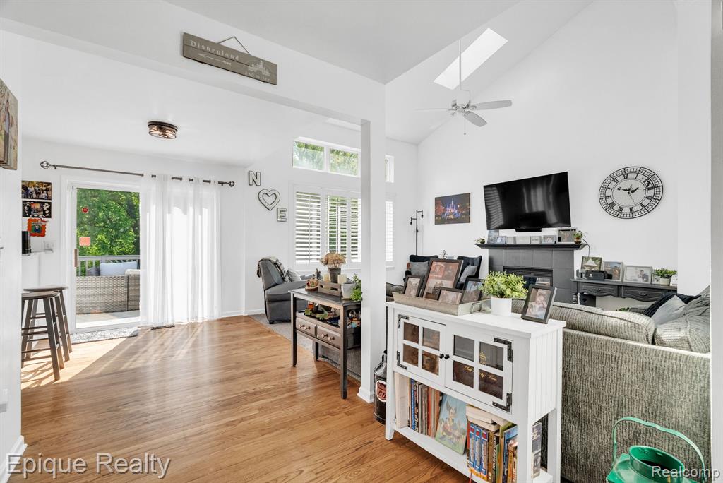8239 Loon Lane