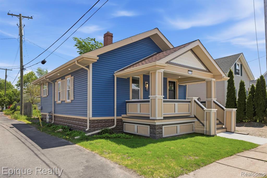 1418 8th Street