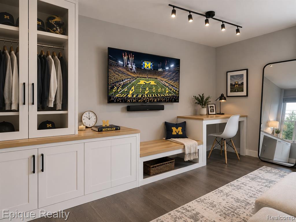 1050 Wall Street # 8F
