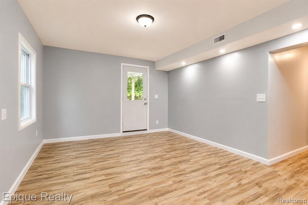 5649 Lapeer Road