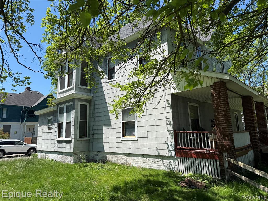 804 Court Street