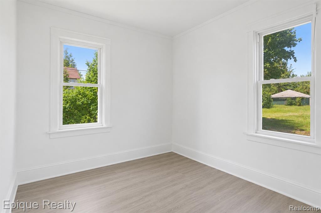 16901 Log Cabin Street