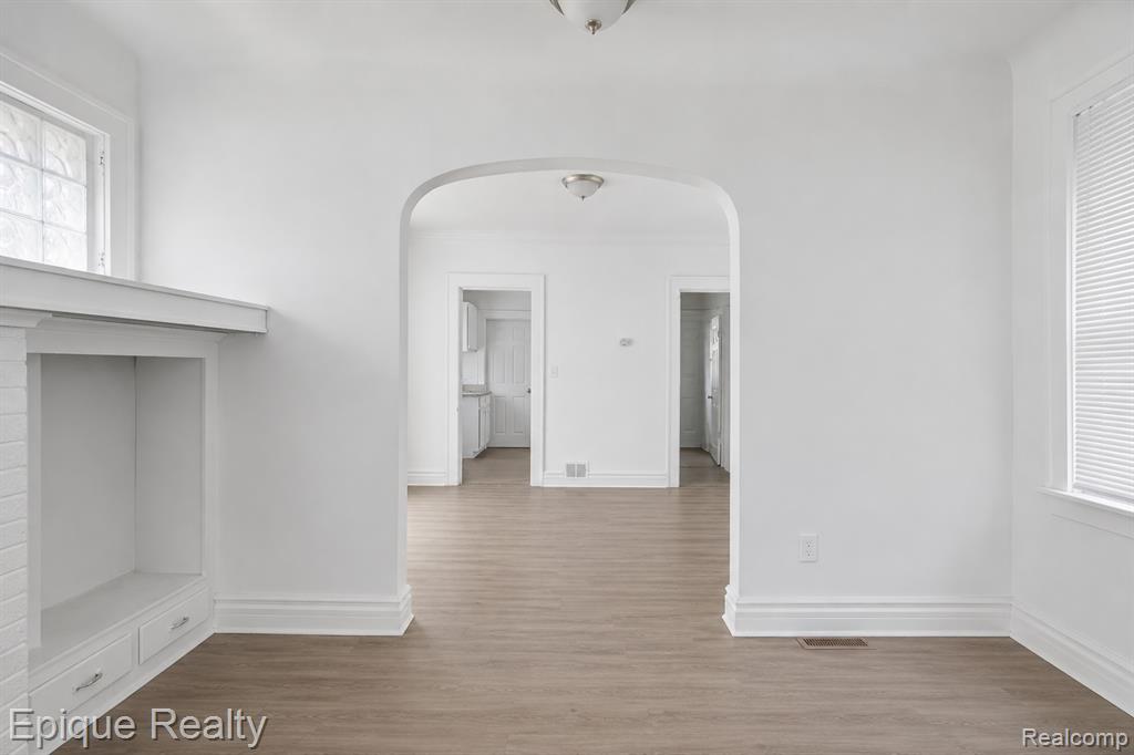 16901 Log Cabin Street