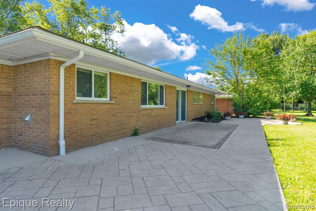 8052 Dungarvin Drive