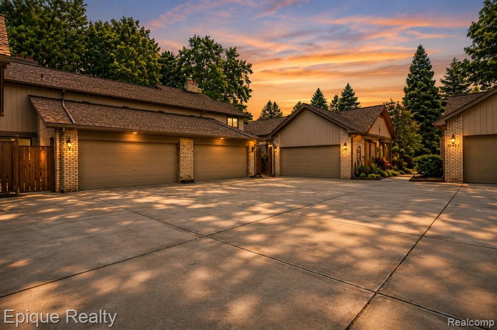 20485 Villa Grande Circle