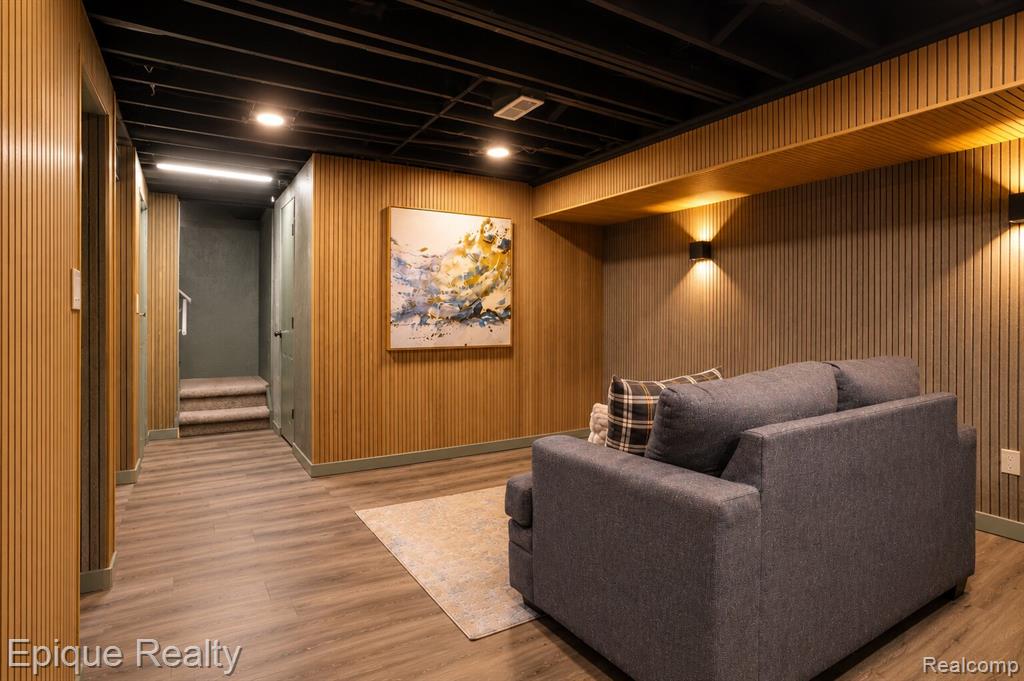 20485 Villa Grande Circle
