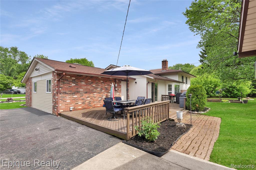 38243 Jonathan Street