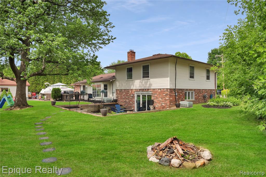 38243 Jonathan Street