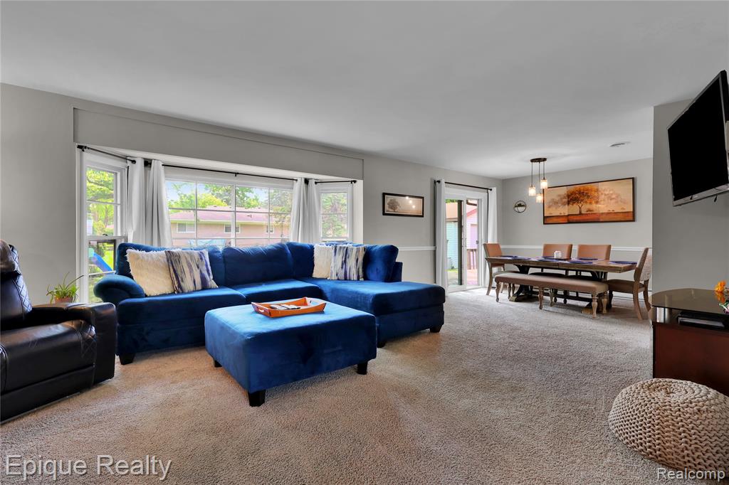 38243 Jonathan Street