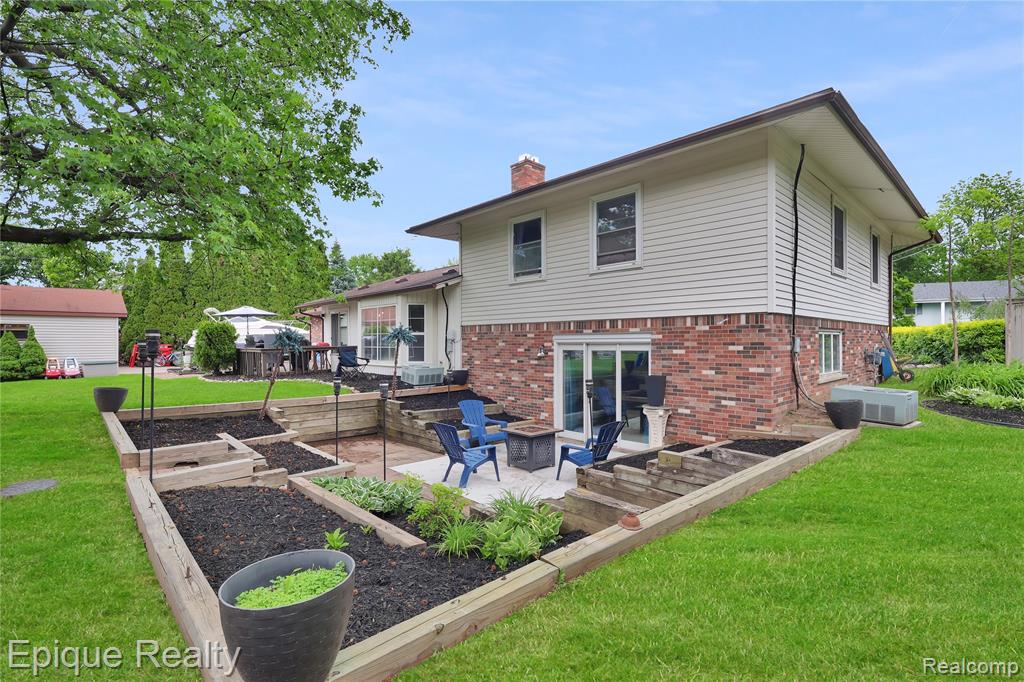 38243 Jonathan Street