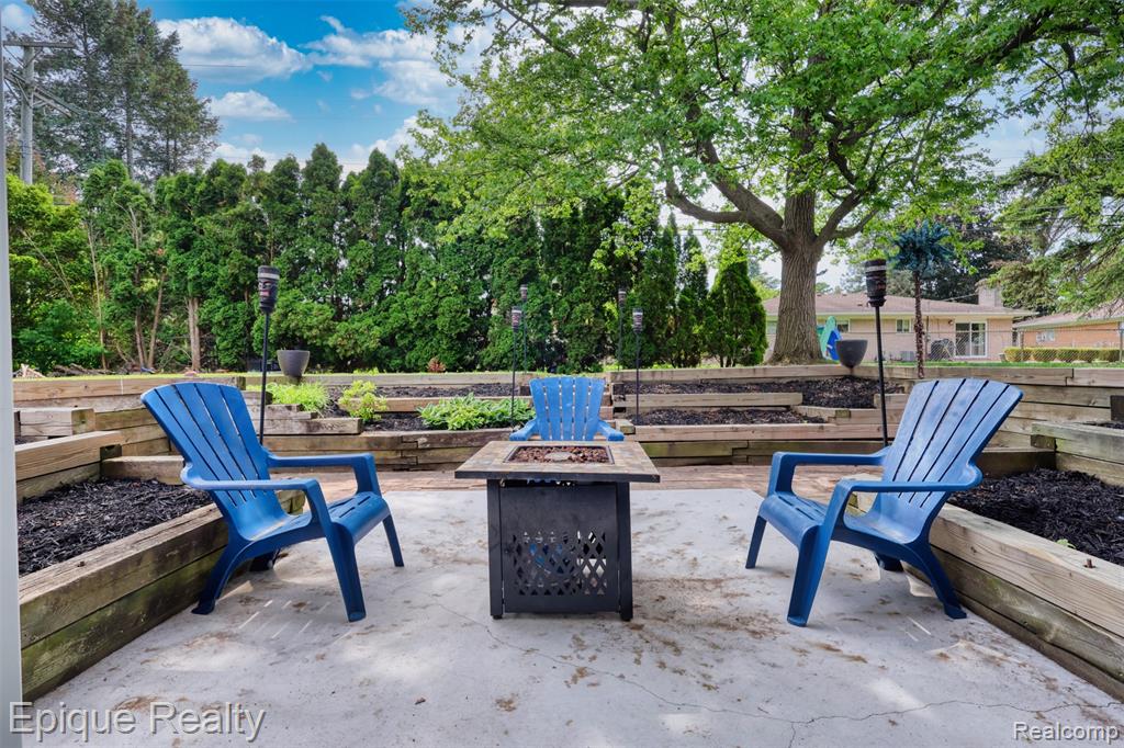 38243 Jonathan Street