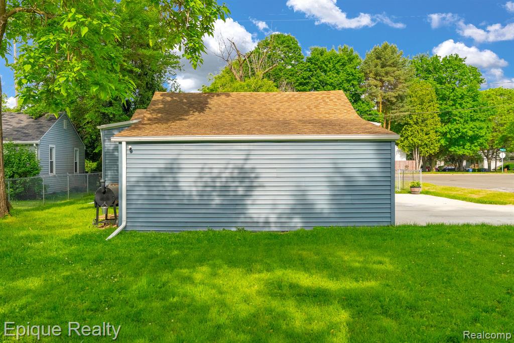 2182 N Center Road