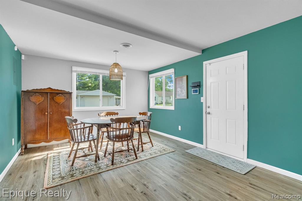 2182 N Center Road