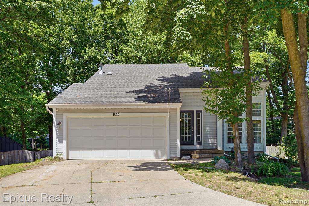 825 Summer Creek Court