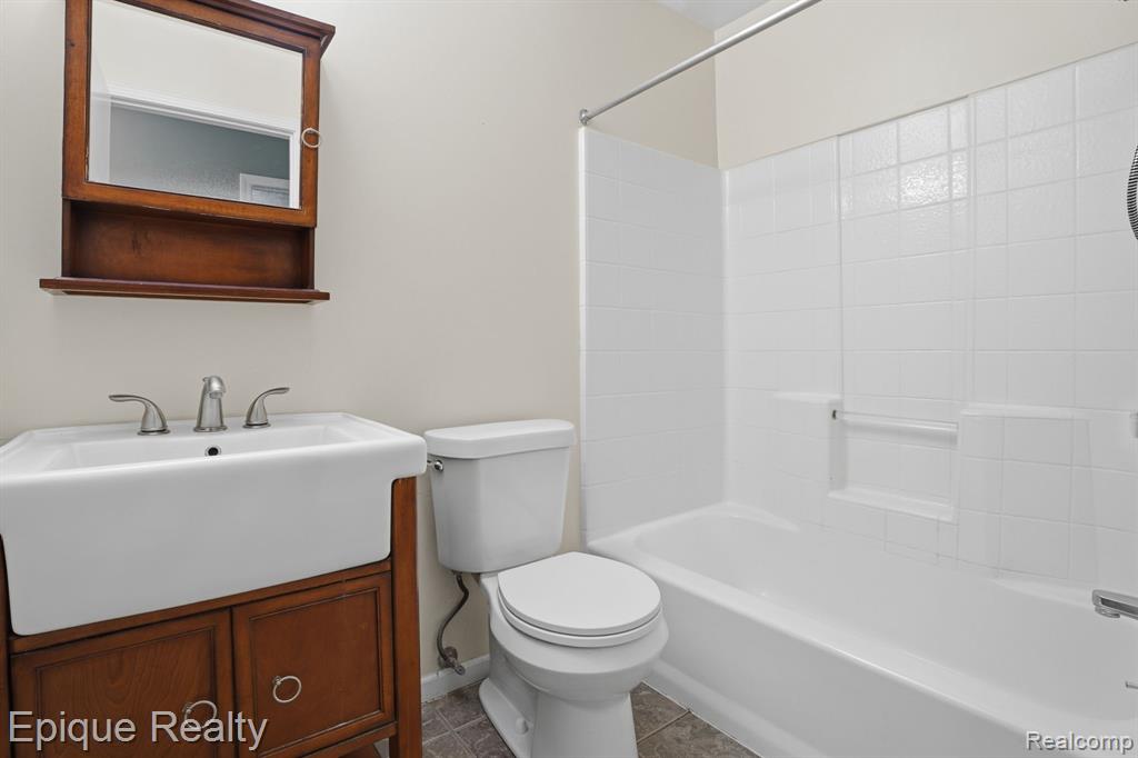 825 Summer Creek Court