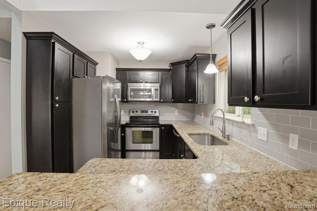 825 Summer Creek Court