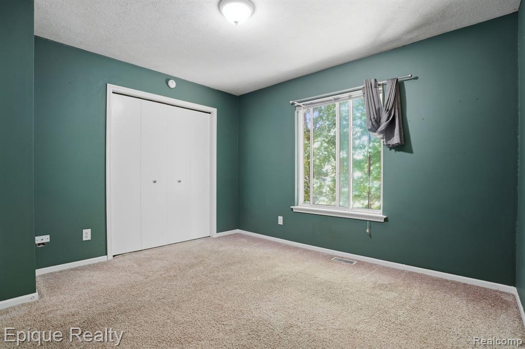 825 Summer Creek Court