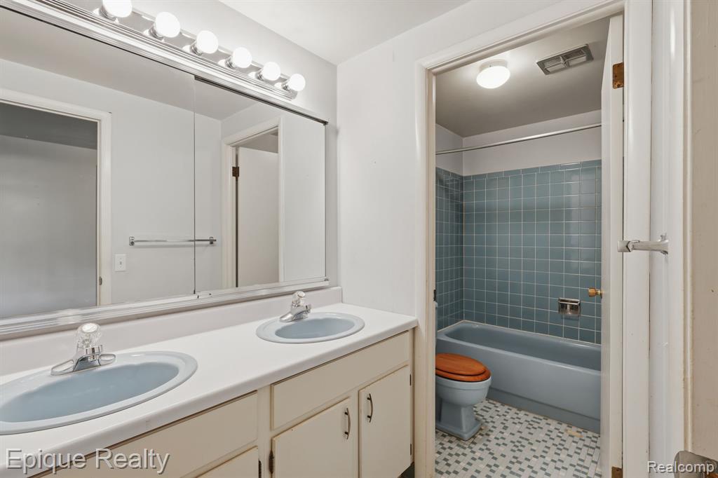 4856 Danbury Drive