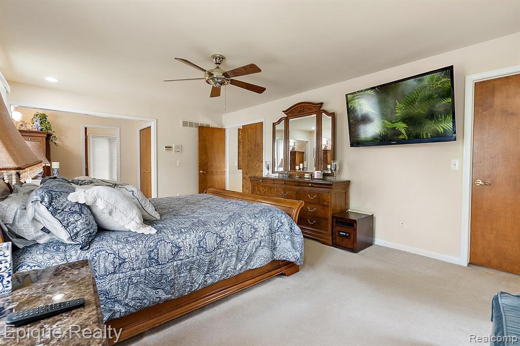 1719 Hickory Bark Lane