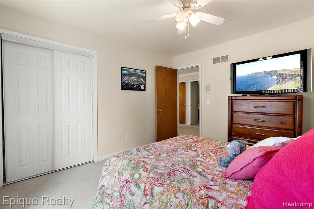 1719 Hickory Bark Lane