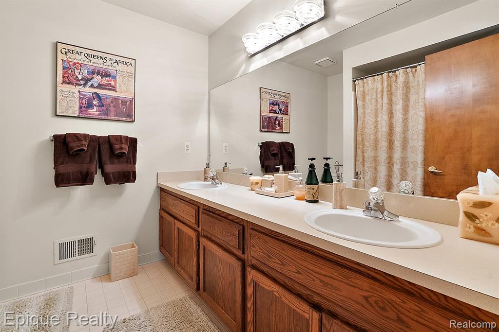 1719 Hickory Bark Lane