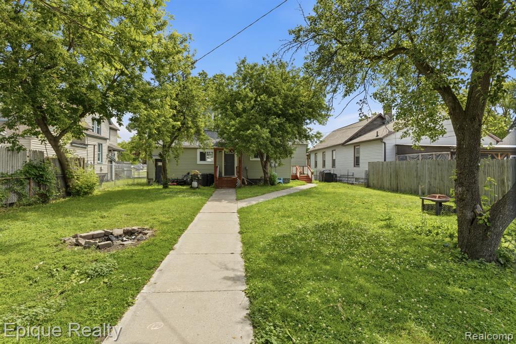 1807 10th Street