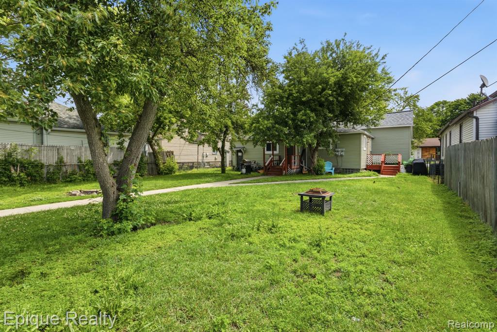 1807 10th Street