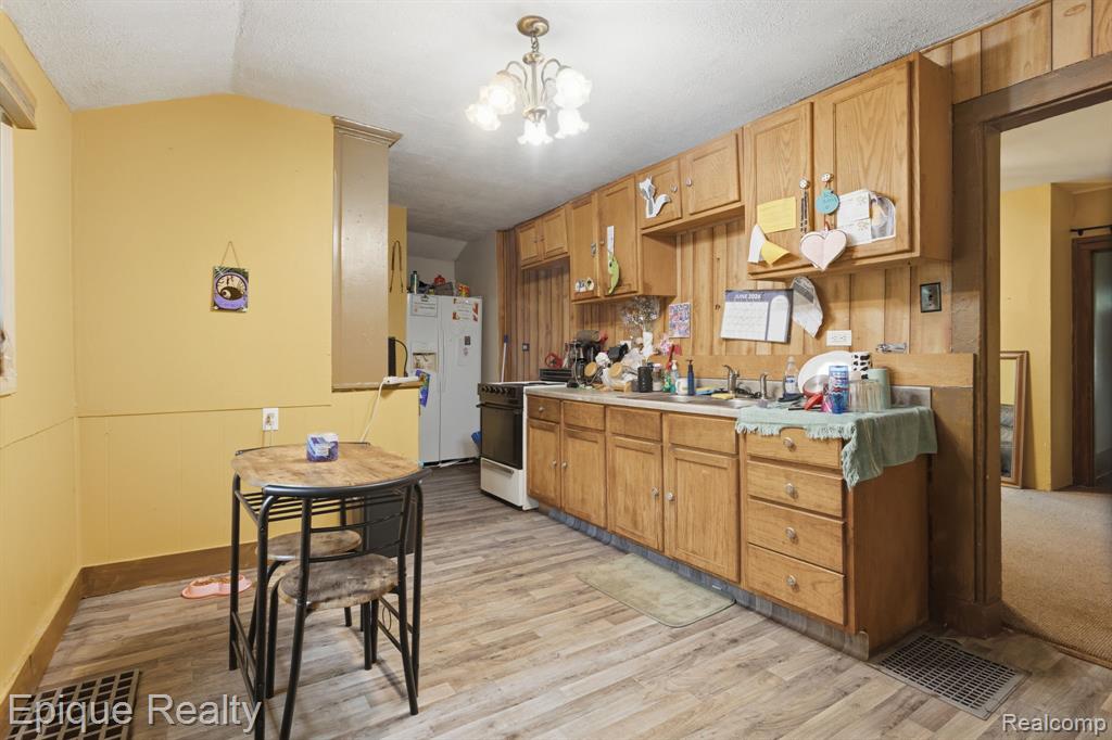 1807 10th Street