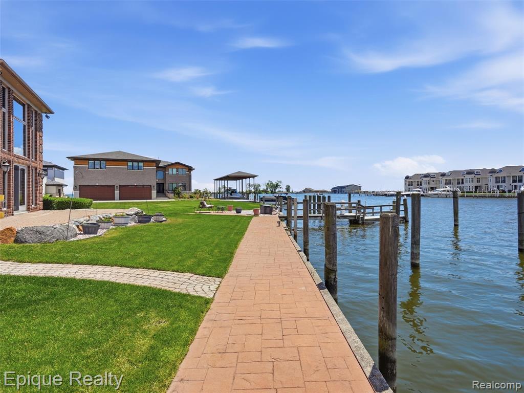 33124 N River Road