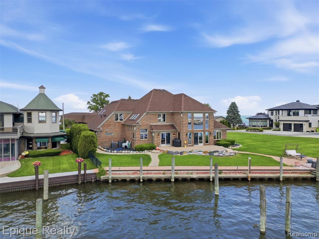 33124 N River Road