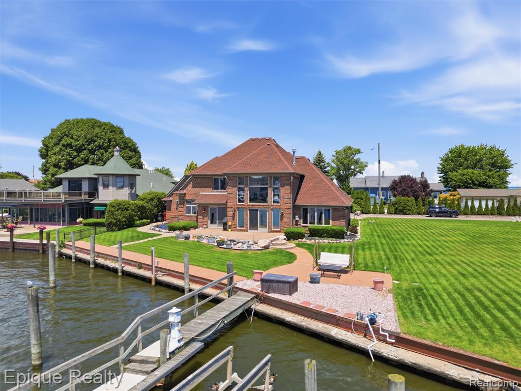 33124 N River Road