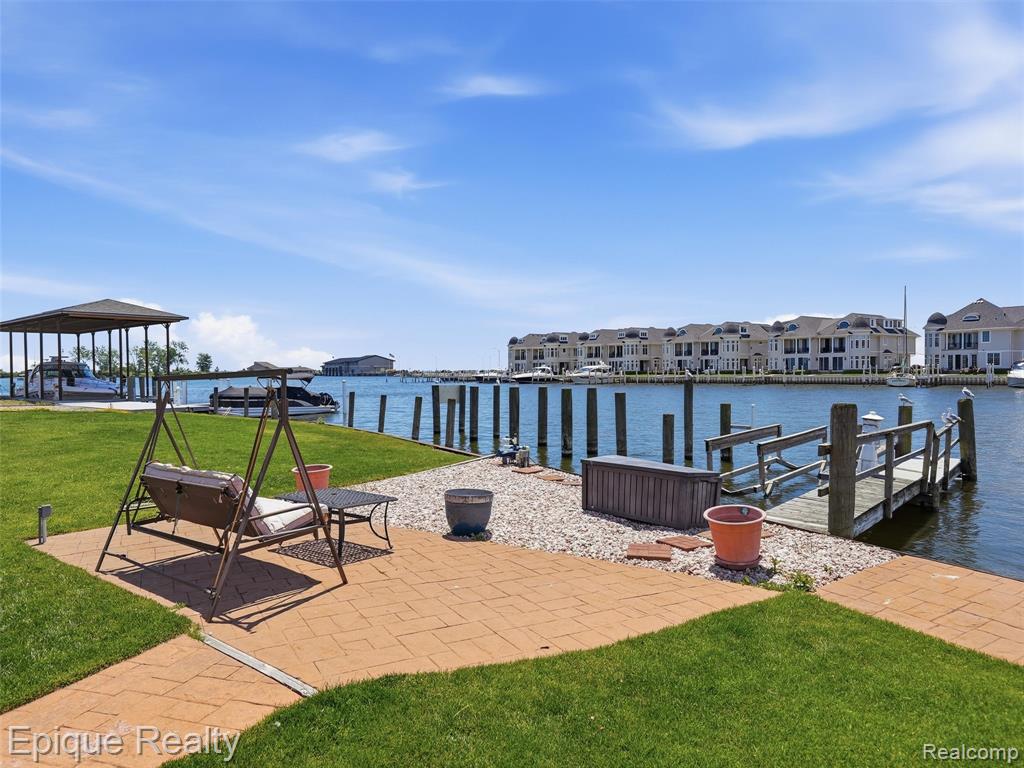33124 N River Road